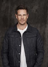 Aaron Jeffery